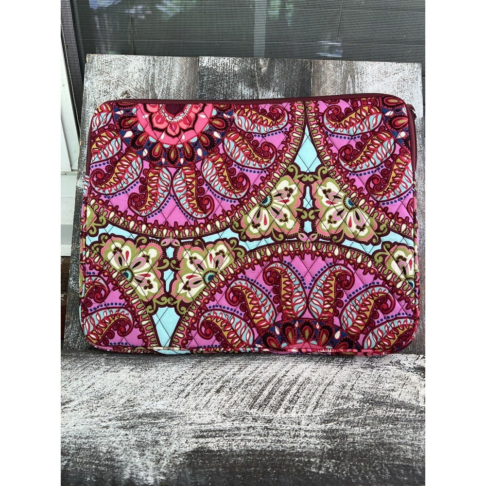 Vera Bradley's LAPTOP or TABLET SLEEVE PROTECTOR Resort Medallion NWT